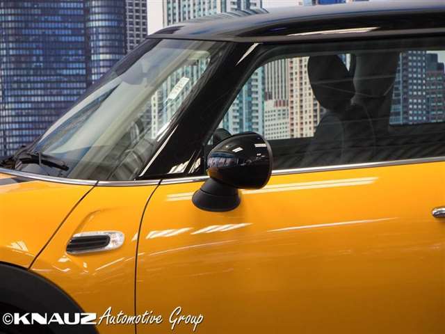 2017 Mini Hardtop Cooper 2dr Hatchback